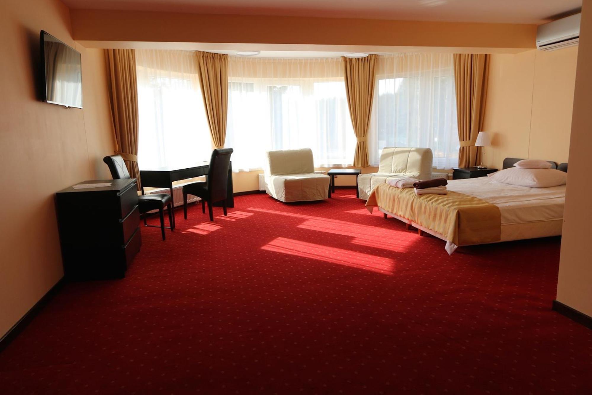 Cztery Wiatry Aparthotel Korytnica  Exteriör bild